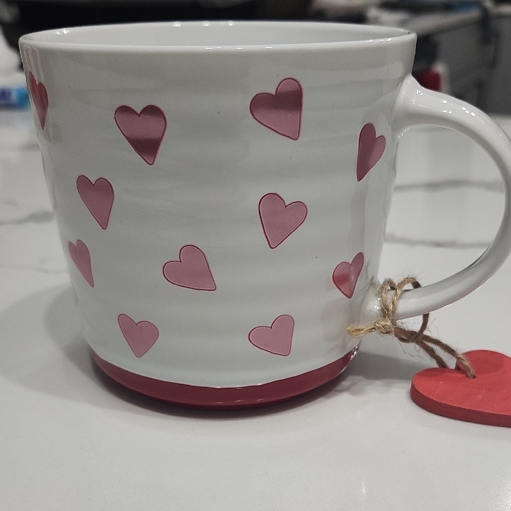 Charming Pink Heart Mug With A Red Heart ❤️☕️🎉 NWT 🎊